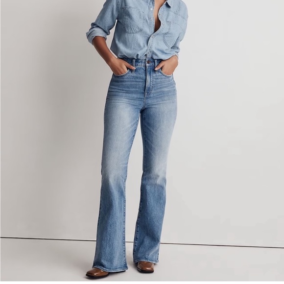 Madewell Denim - Madewell The Curvy Perfect Vintage Flare Jean in Delavan Wash 33T
